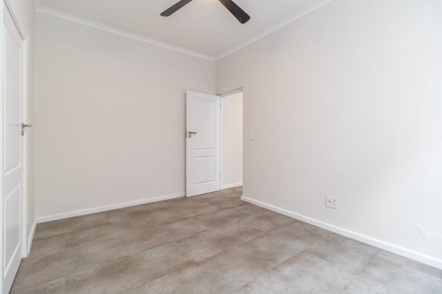 To Let 1 Bedroom Property for Rent in Fresnaye Western Cape
